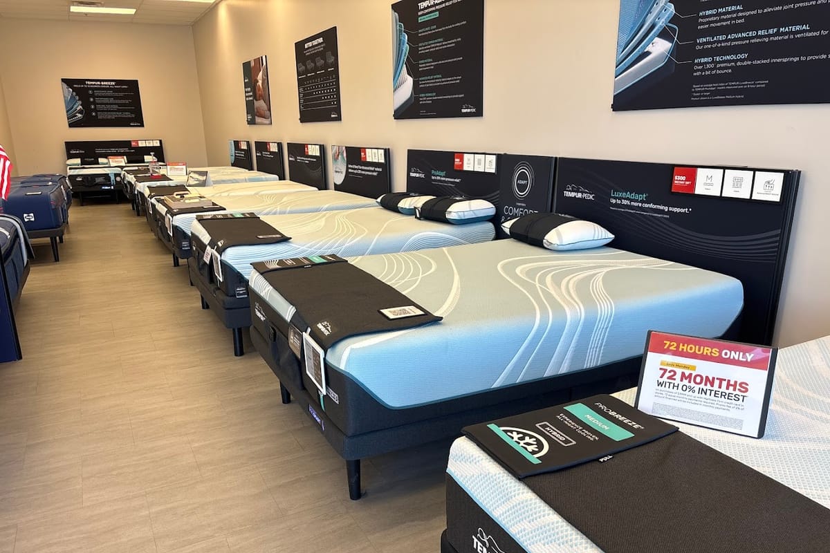 Mattress Firm - Castle Rock atmosphere and seating