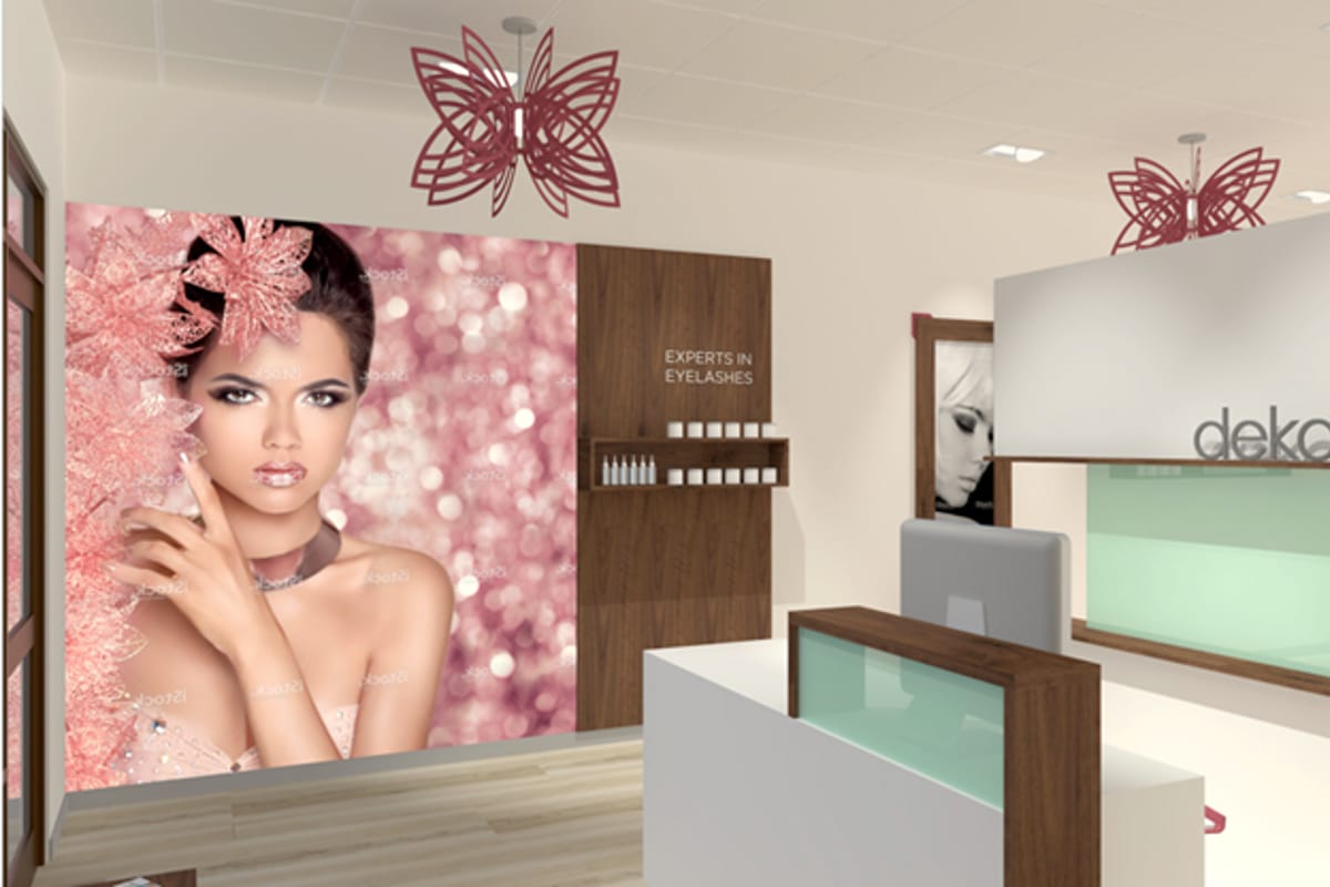 Deka Lash atmosphere and seating