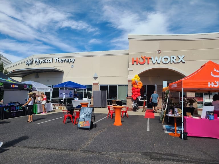 HOTWORX - Parker - Stroh Ranch atmosphere and seating
