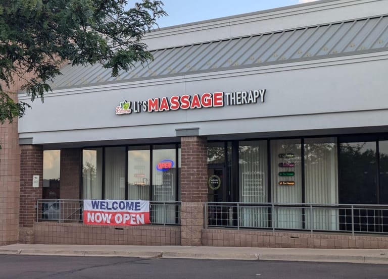 Li's Massage Therapy and Reflexology atmosphere and seating