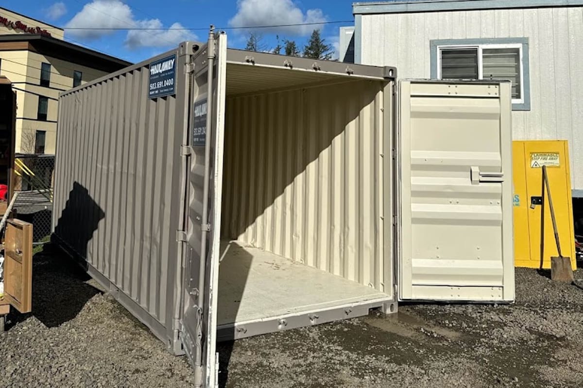 Haulaway Storage Containers exterior entrance
