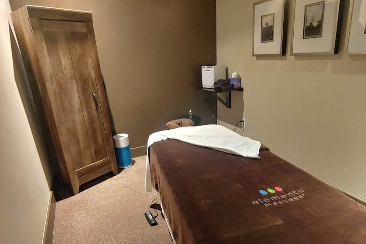 Elements Massage exterior entrance
