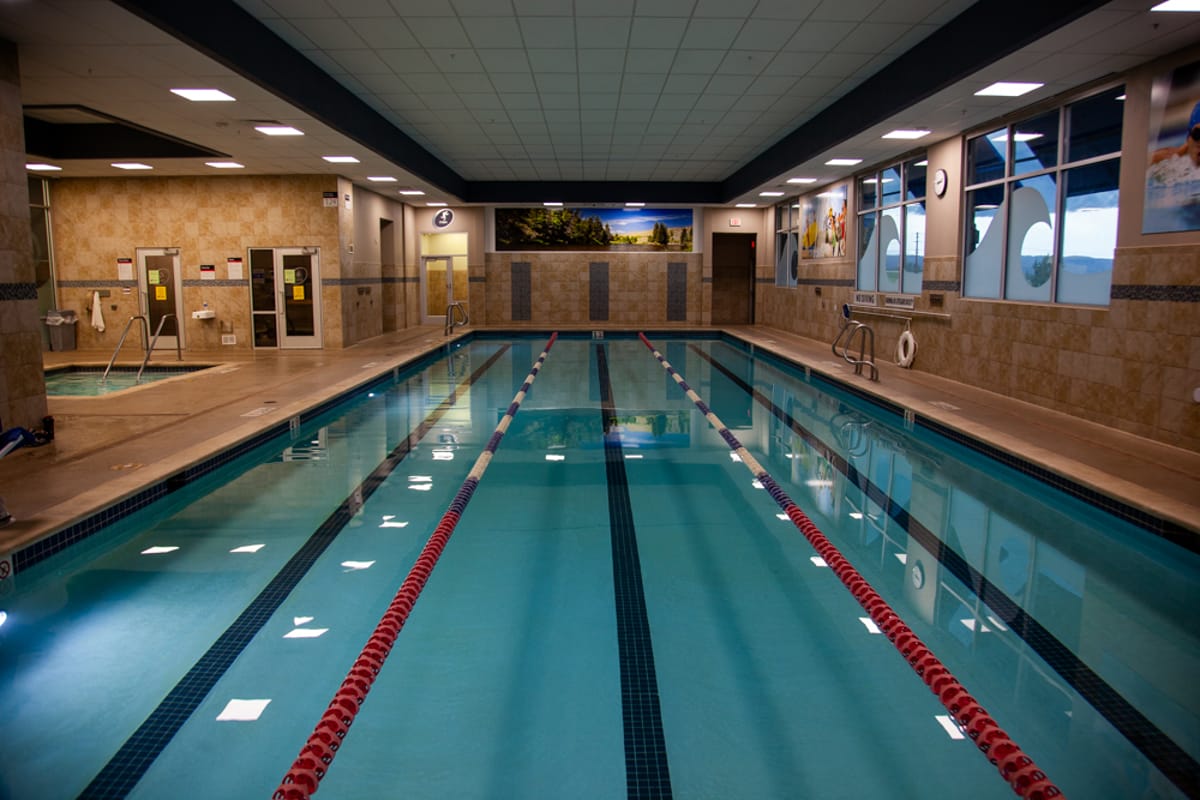 24 Hour Fitness atmosphere and seating