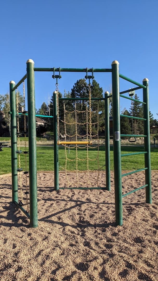 Lakeshore Park atmosphere and seating