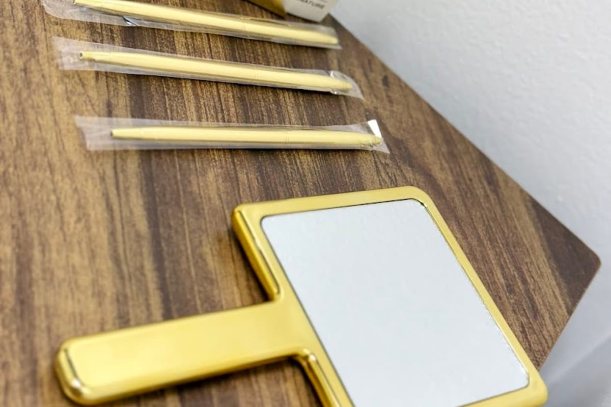 Stephy Beauty - Permanent Makeup dining area