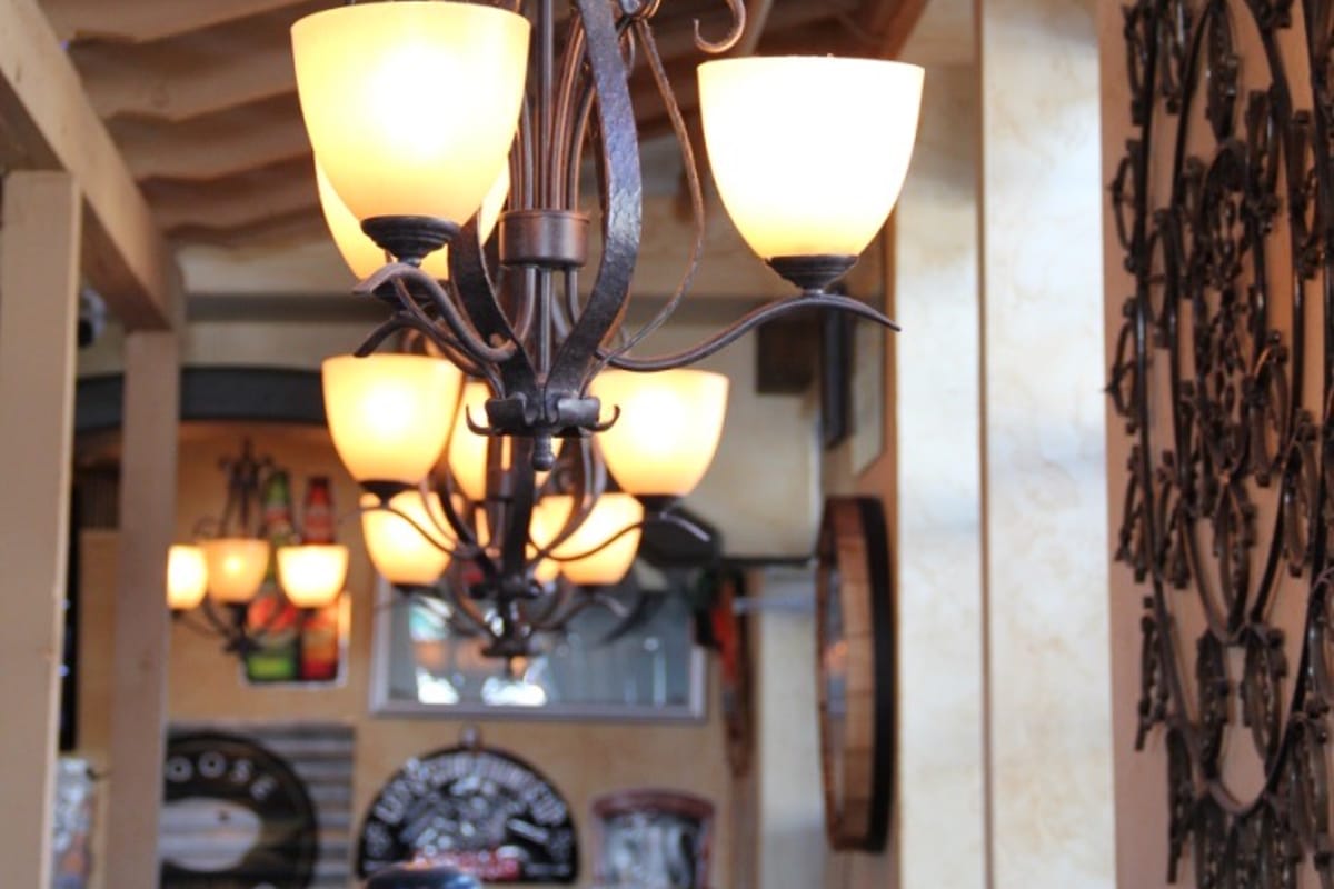 Casa Caliente Mexican Restaurant atmosphere and seating