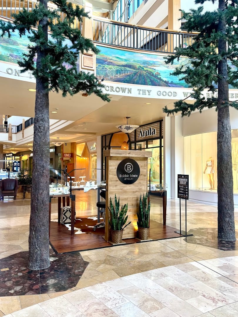 Bobbie Marie Jewelry & Permanent Jewelry exterior entrance