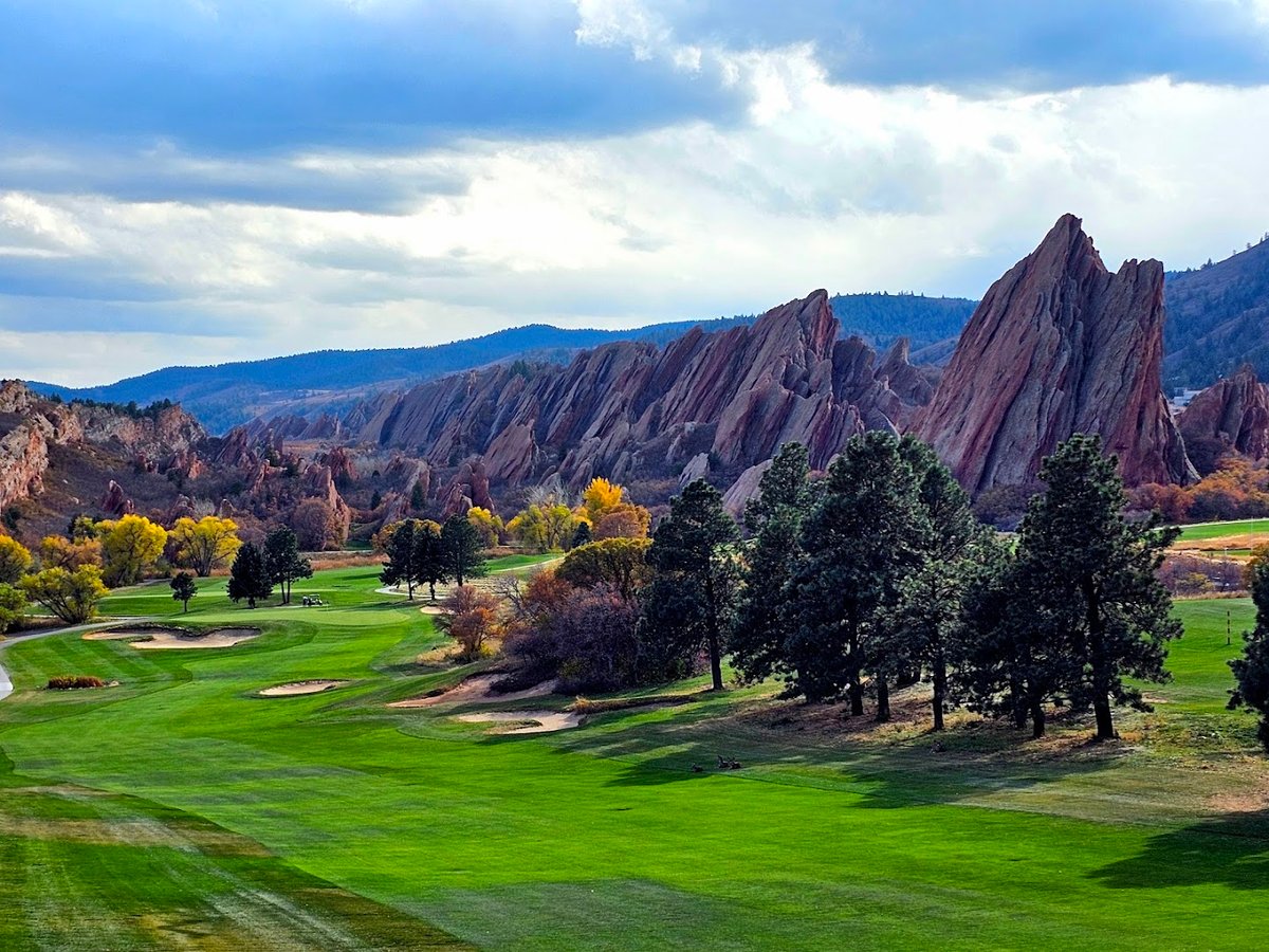 Arrowhead Golf Course atmosphere and seating
