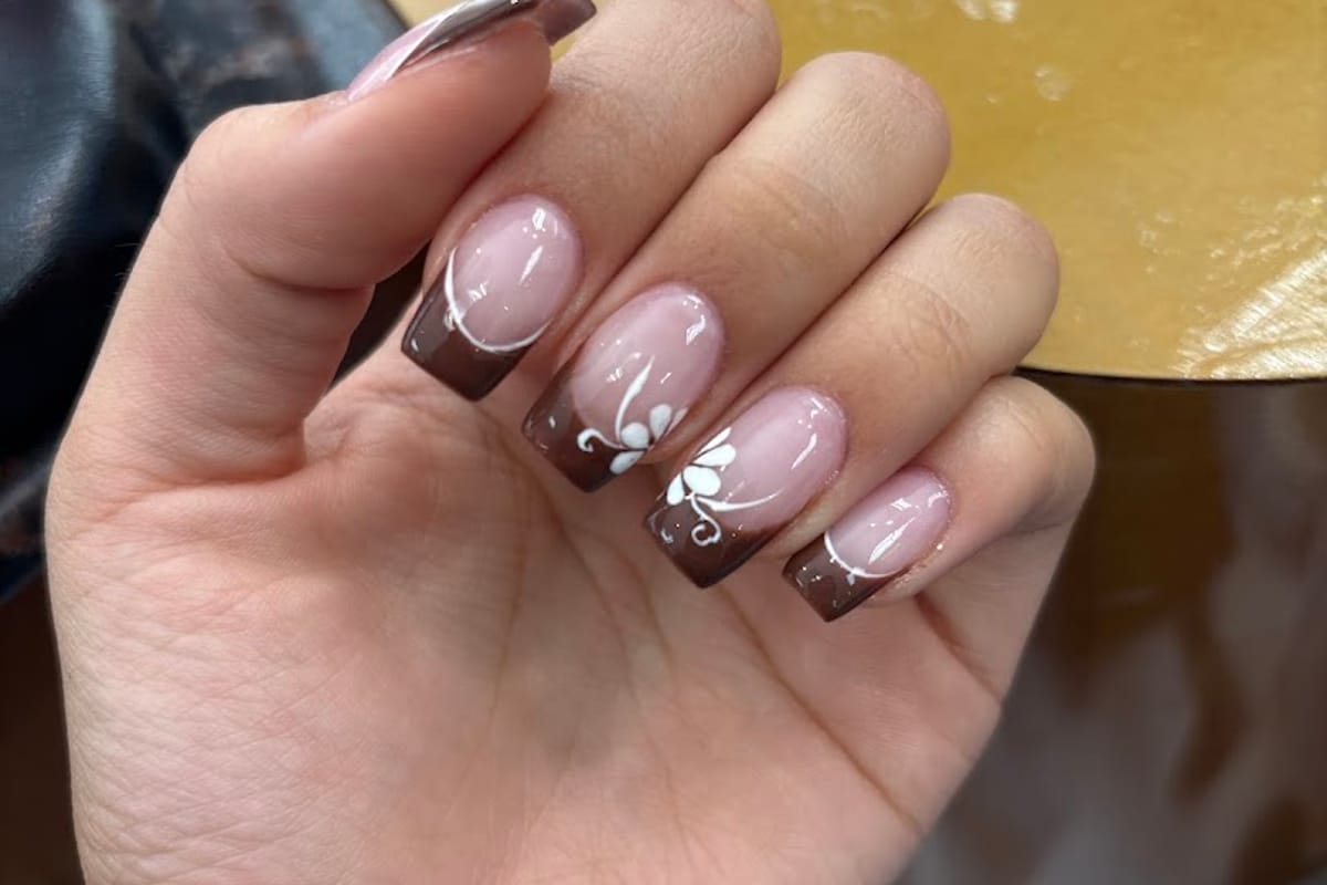 NB Nails and Lash atmosphere and seating