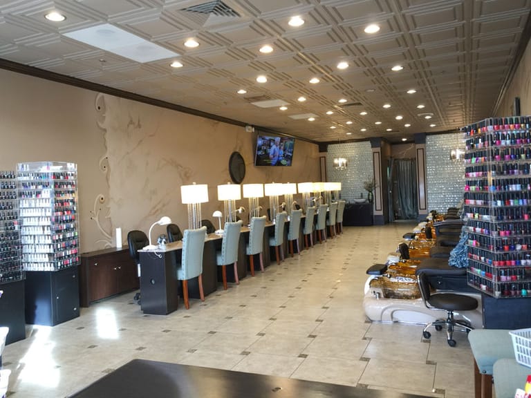 Pampered Nails and Spa dining area