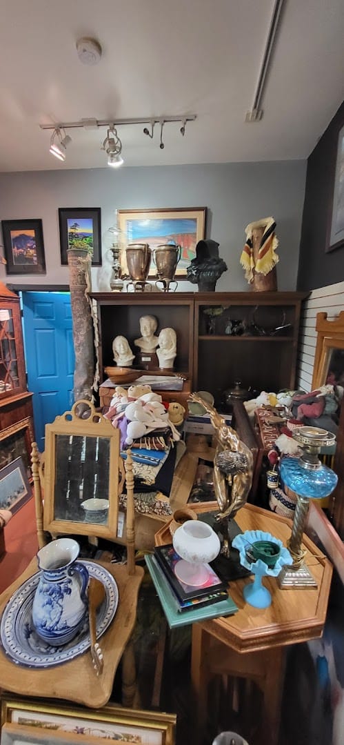 Whistle stop Quilts crafts creations atmosphere and seating