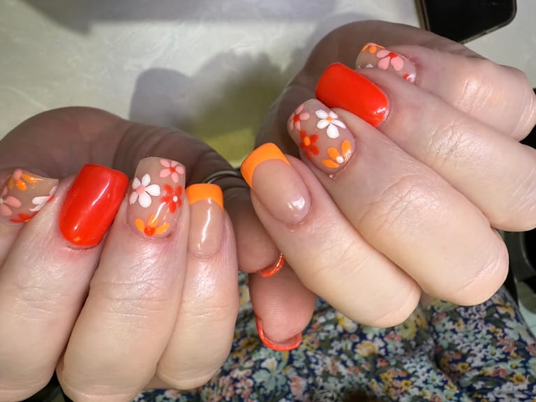 Tipsy Nail Salon Parker Co dining area
