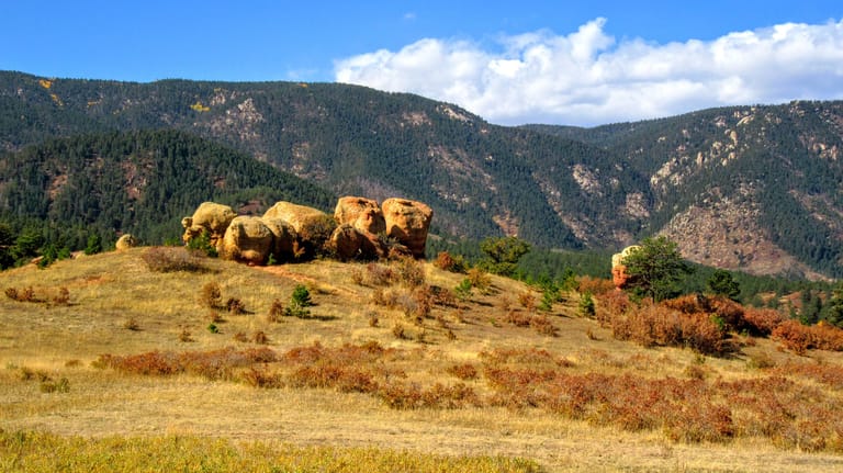 Sandstone Ranch Trail atmosphere and seating