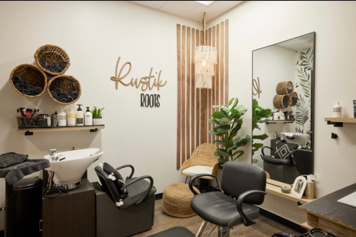 Rustik Roots Salon atmosphere and seating