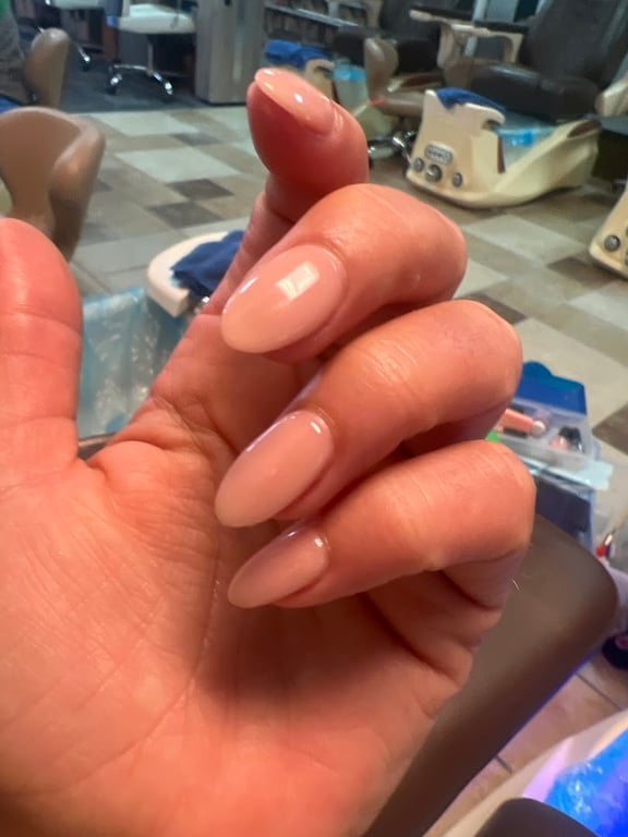 Snappy Nails