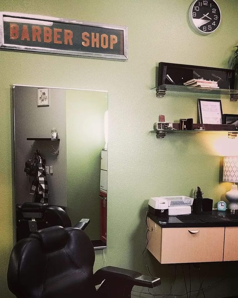 Five O'clock Shave BarberShop atmosphere and seating
