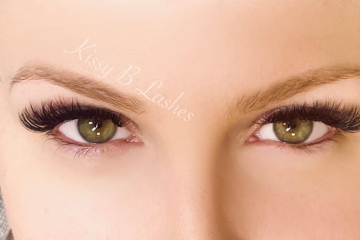 Kissy B Lashes atmosphere and seating