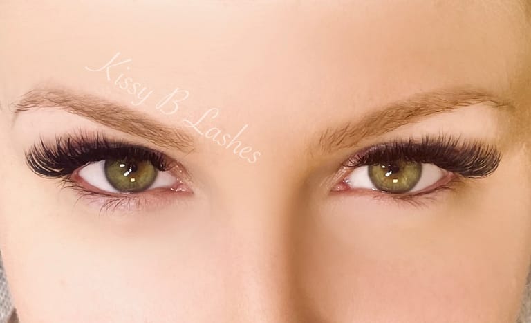 Kissy B Lashes atmosphere and seating