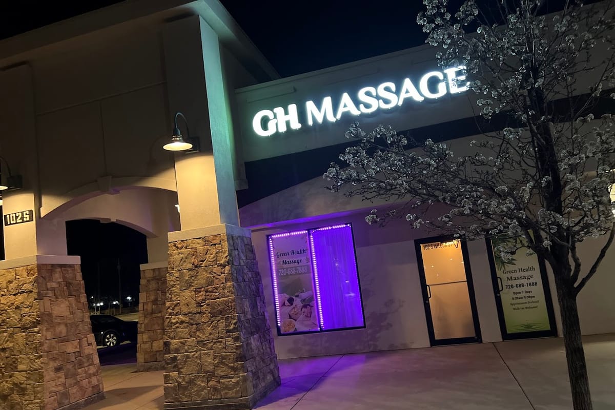 Green Health Massage atmosphere and seating