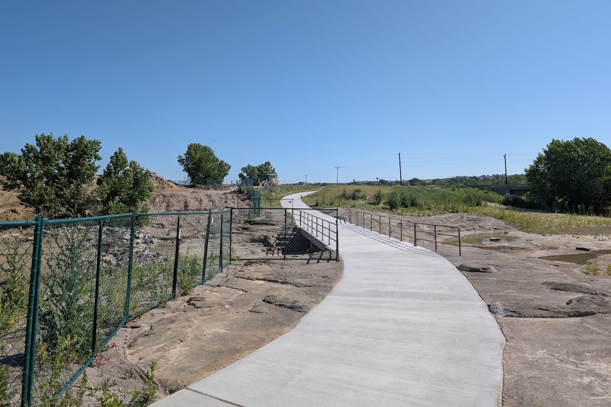 Lemon Gulch Trail atmosphere and seating