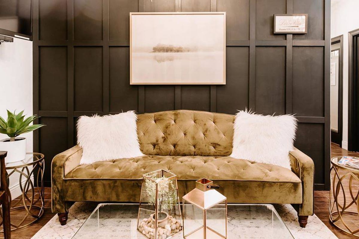Dolce Vita Salons atmosphere and seating