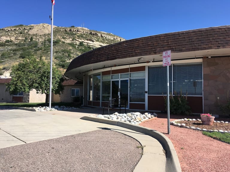 Silver Heights Skilled Nursing and Rehabilitation atmosphere and seating
