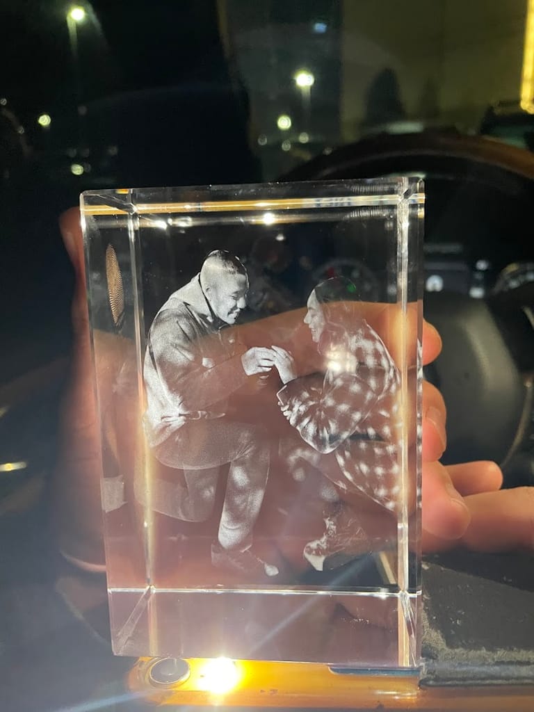 Quick 3D Crystal | Personalized Gifts dining area