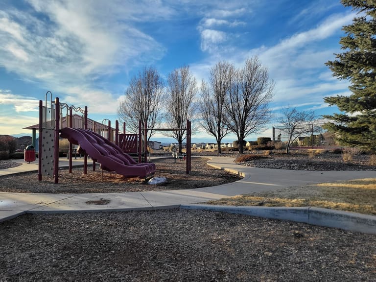 Buffaloberry Park atmosphere and seating