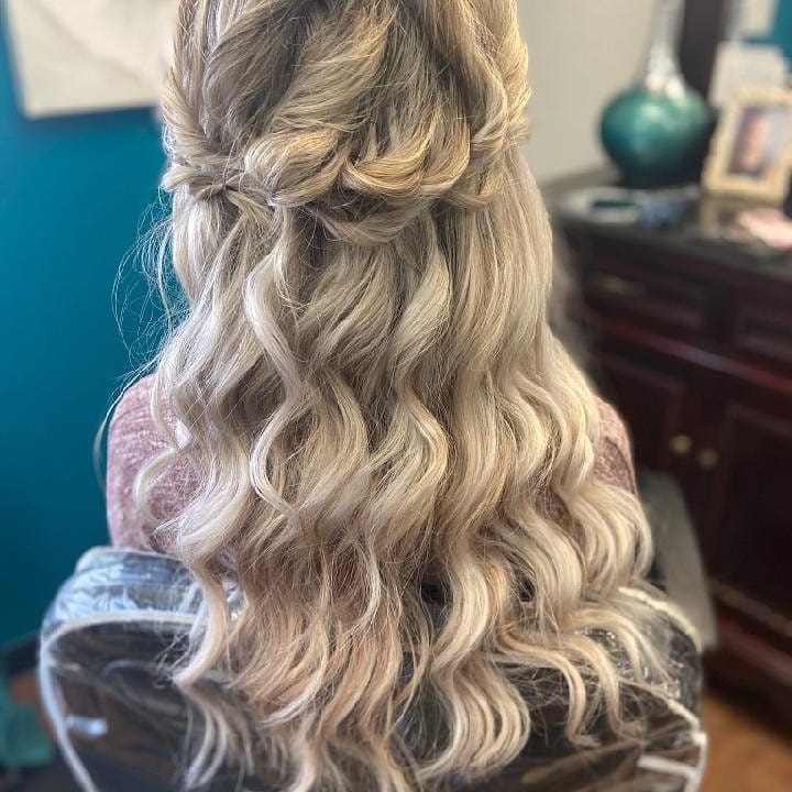 Kolour Hair Design Eco Salon dining area