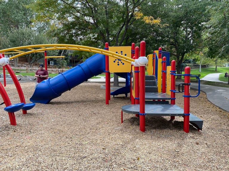 Timberline Park atmosphere and seating
