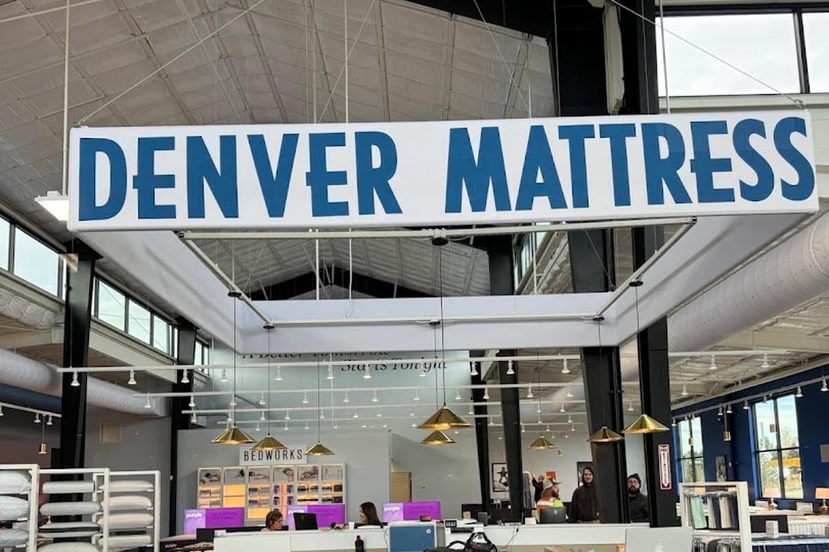 Denver Mattress exterior entrance