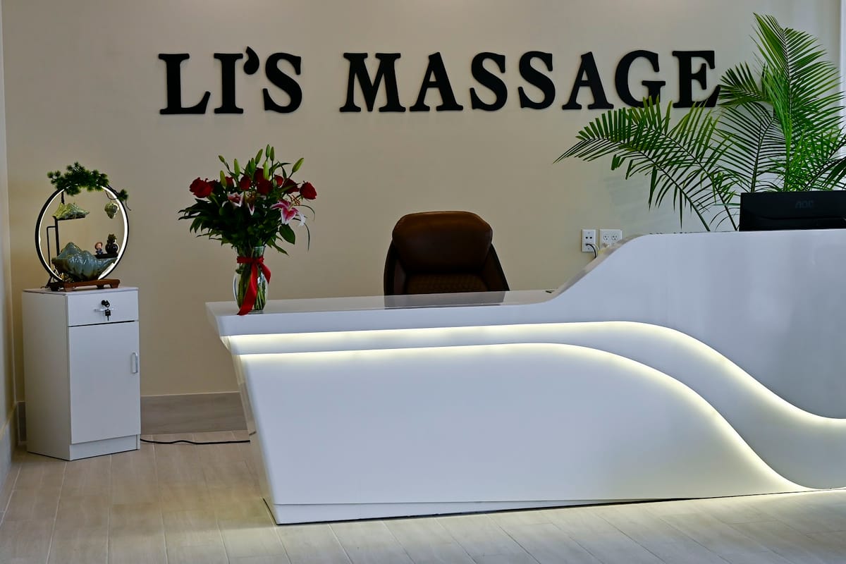 Li's Massage Therapy and Reflexology dining area