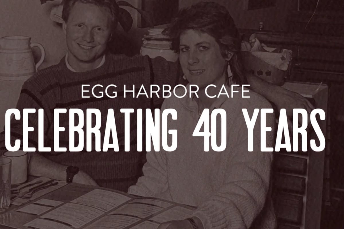 Egg Harbor Cafe - Highlands Ranch atmosphere and seating
