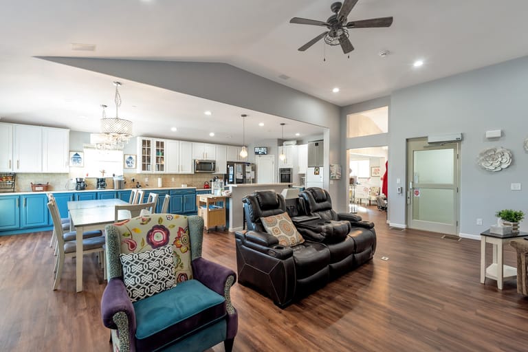 Gardens Care Senior Living - Red Hawk atmosphere and seating