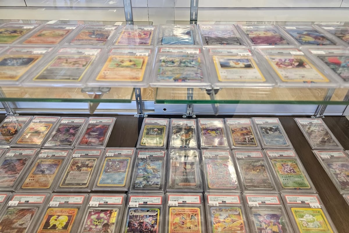 Waxxed Sports Cards atmosphere and seating