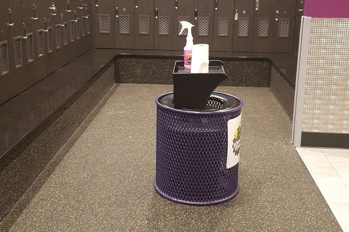 Planet Fitness dining area