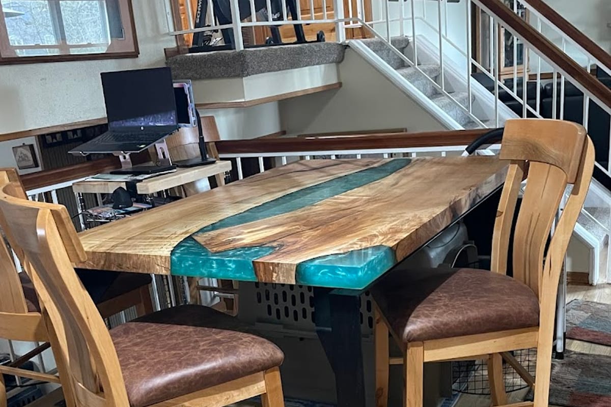 Simon-Pure Amish Furniture dining area