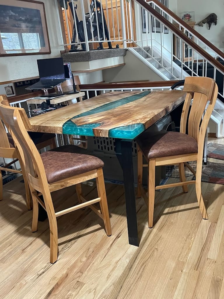Simon-Pure Amish Furniture dining area