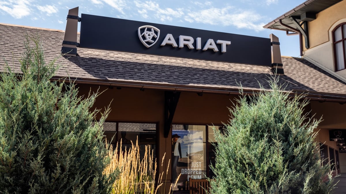 Ariat Outlet atmosphere and seating