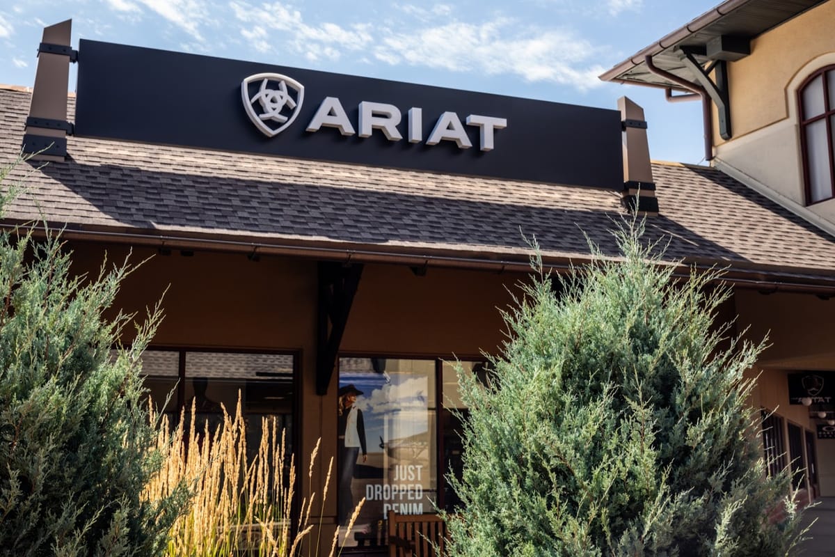 Ariat Outlet atmosphere and seating