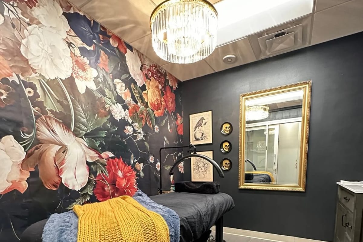 Indie Salons - Luxury Salon Studio Suites - Lone Tree exterior entrance