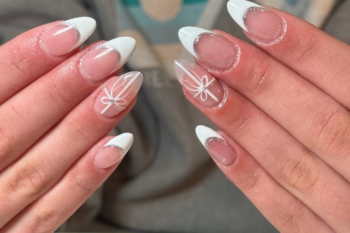 Organic Nail Bar atmosphere and seating