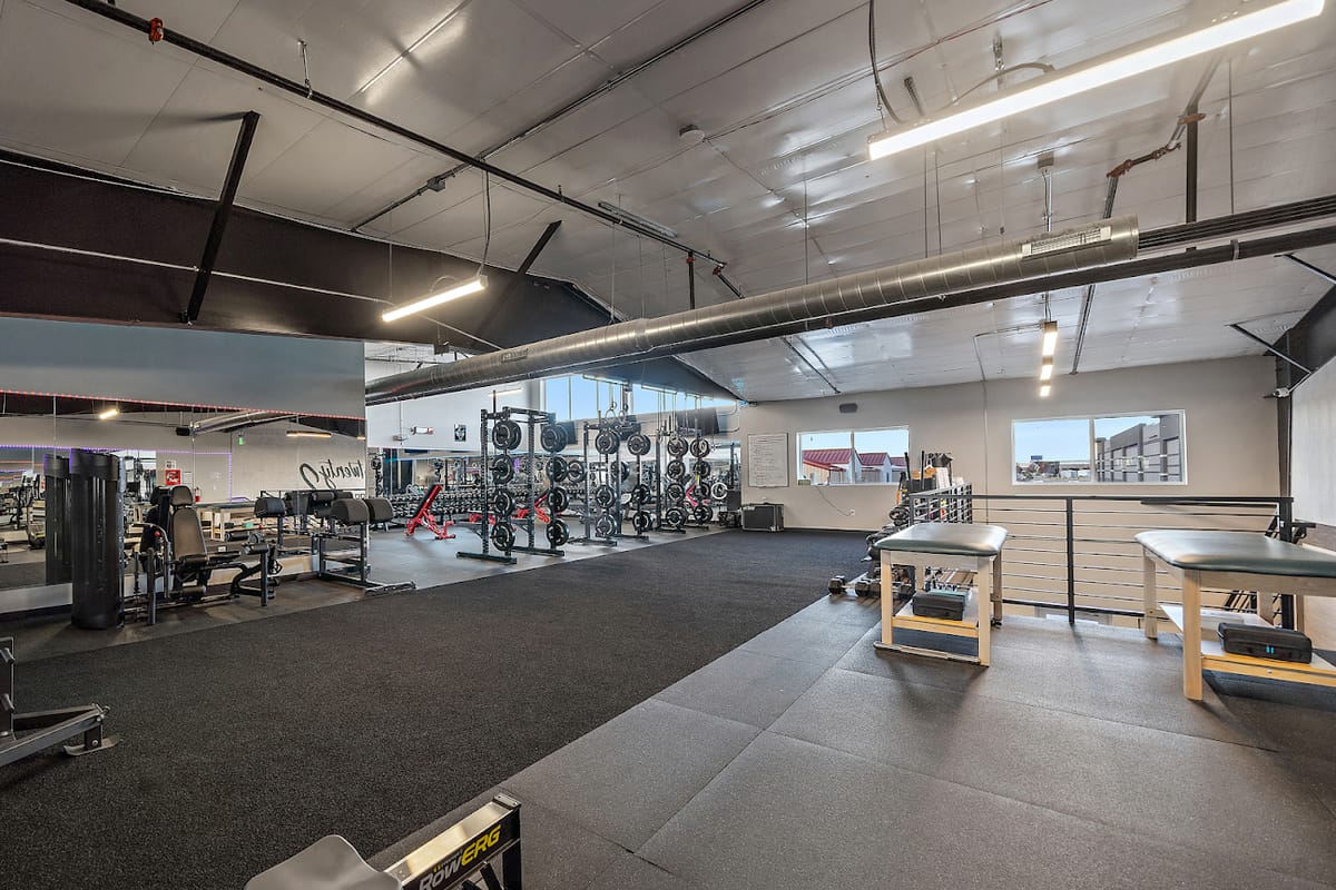 Twenty2 Fitness atmosphere and seating