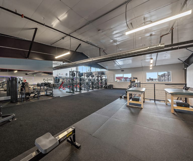 Twenty2 Fitness atmosphere and seating