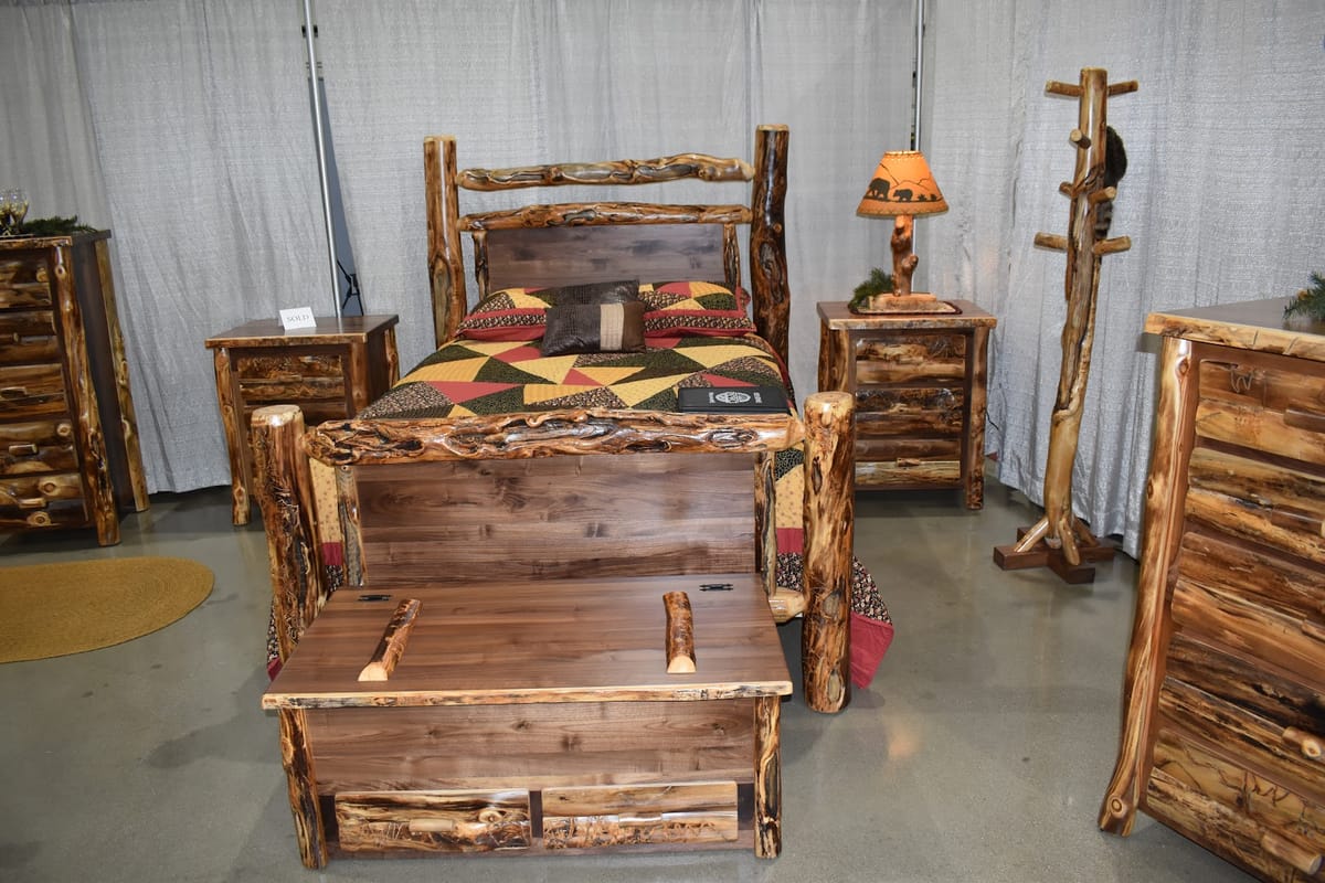 Simon-Pure Amish Furniture atmosphere and seating