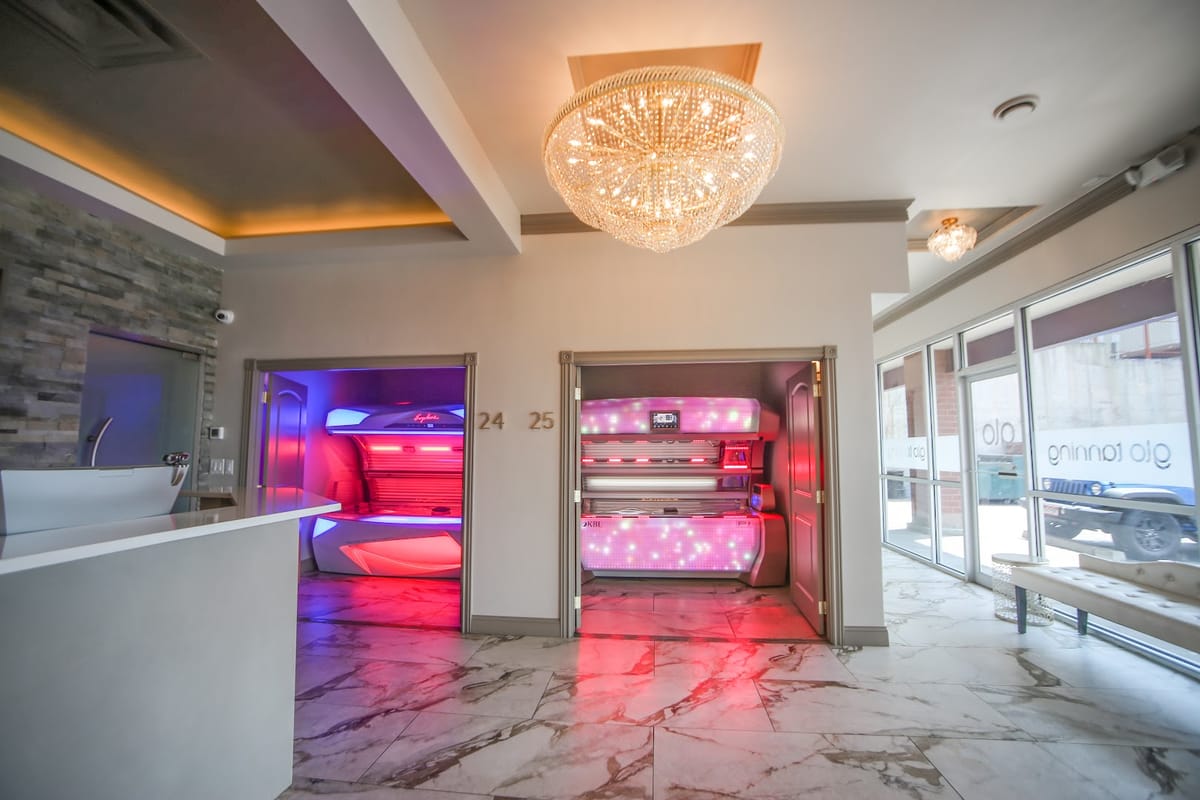 Glo Tanning atmosphere and seating
