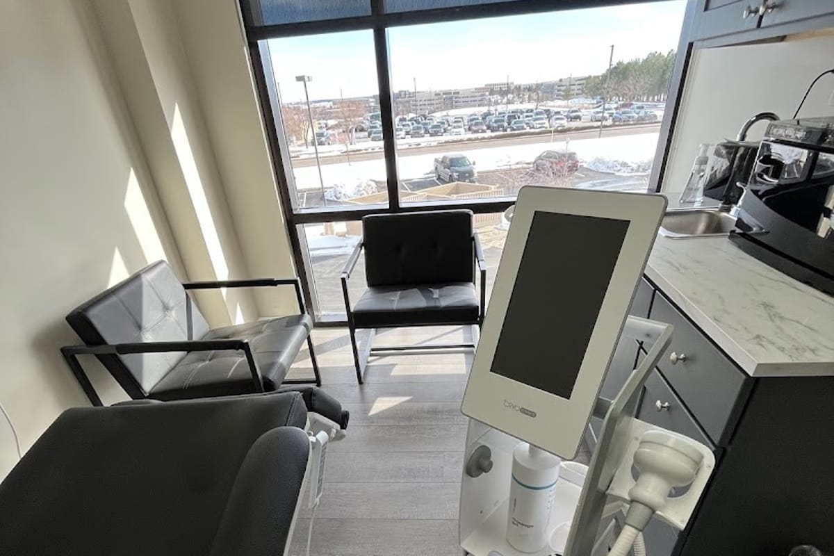 Recovery One atmosphere and seating