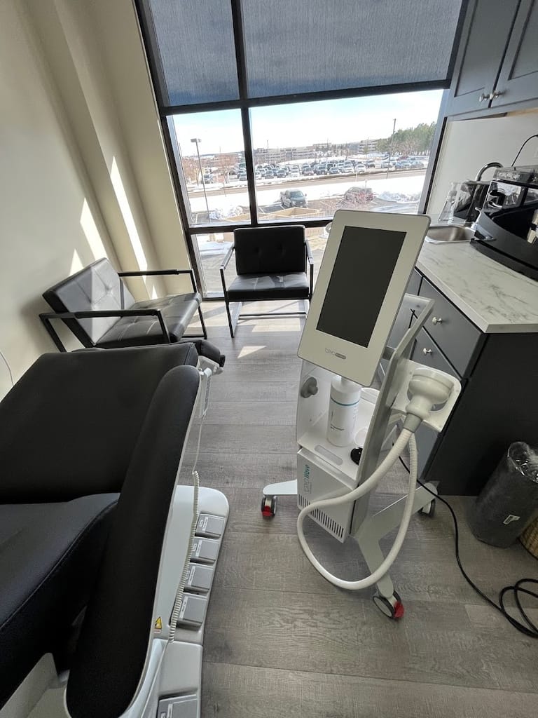 Recovery One atmosphere and seating
