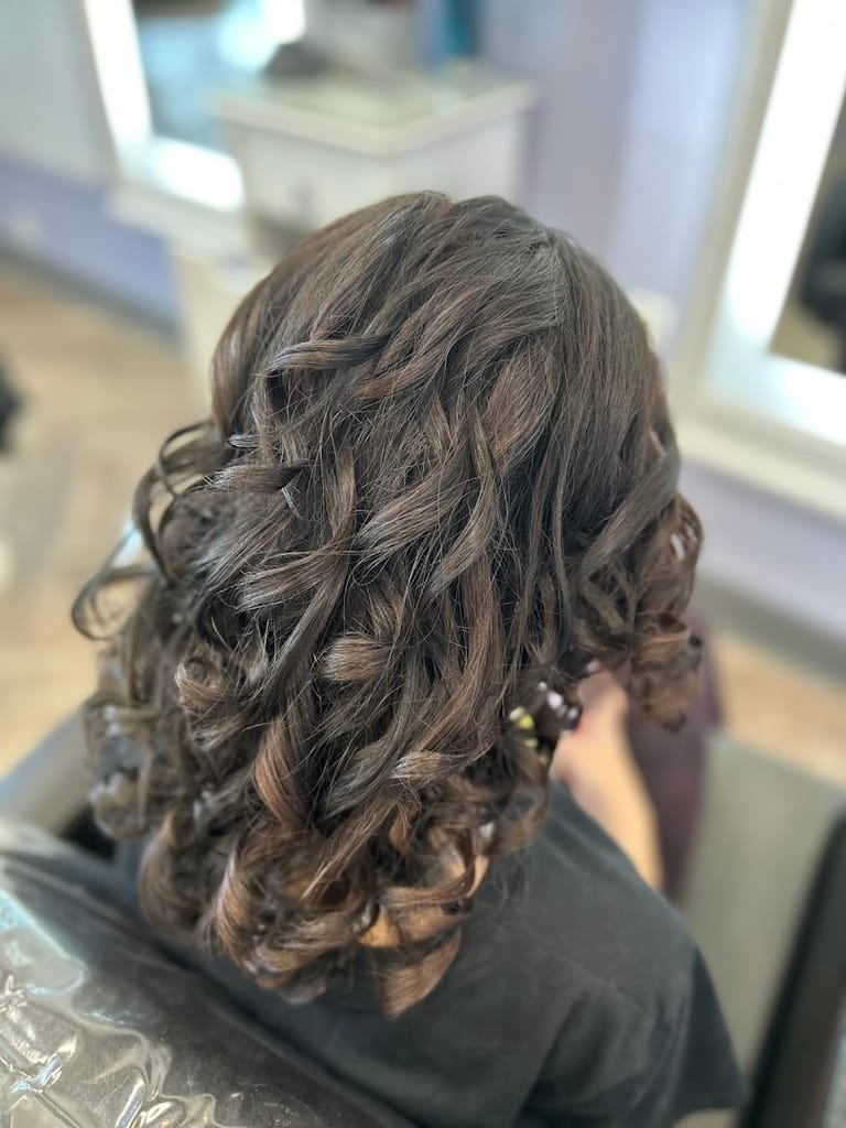 Hair Artistry By Stephanie dining area