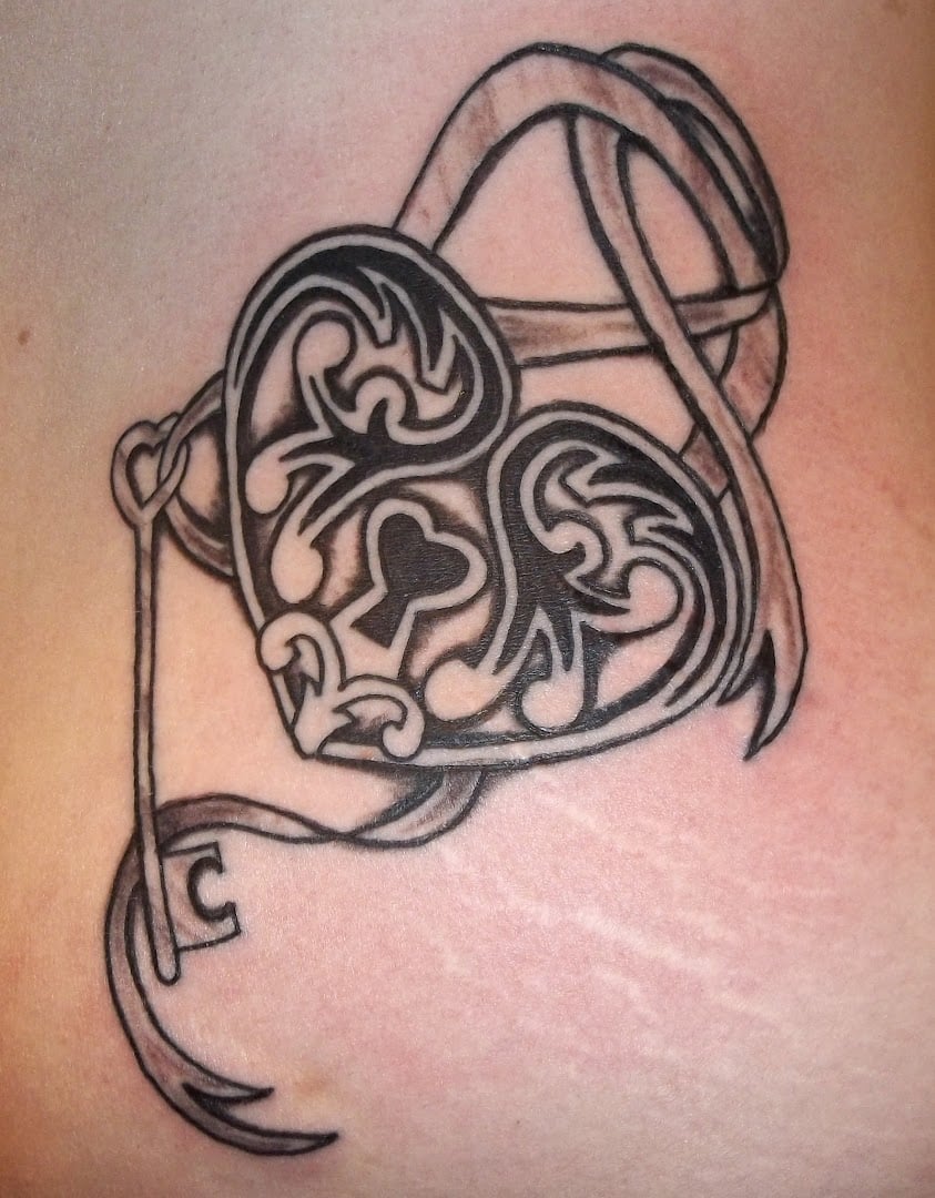 Dynamic Piercing & Tattoo dining area